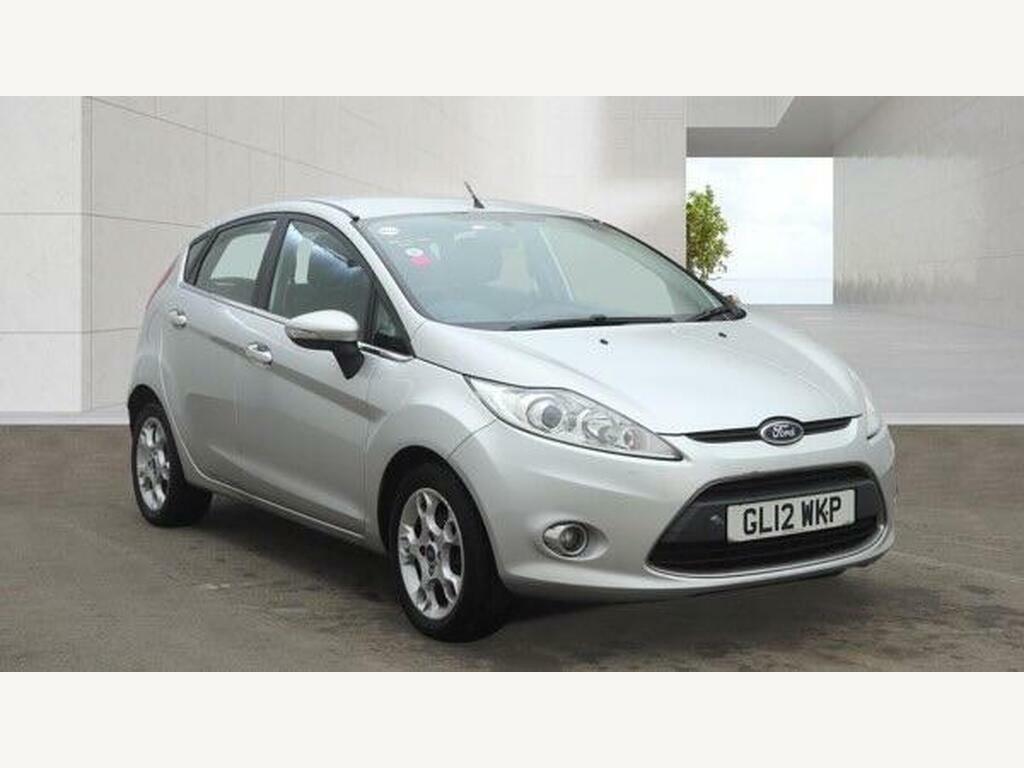 Ford Fiesta Hatchback Red #1