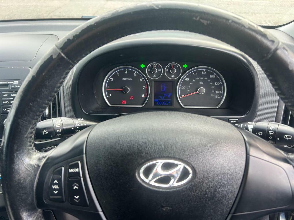 Hyundai I30 1.6 Comfort Red #14