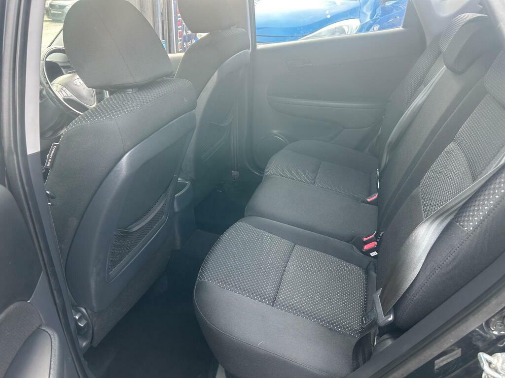 Hyundai I30 1.6 Comfort Red #10