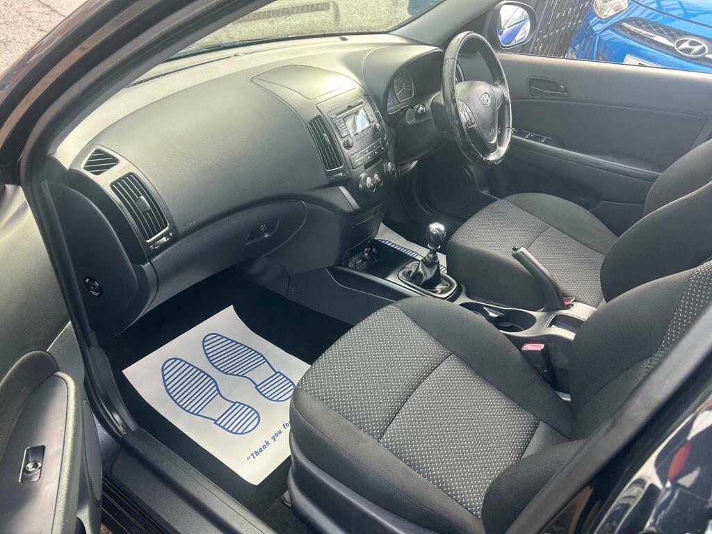 Hyundai I30 1.6 Comfort Red #7