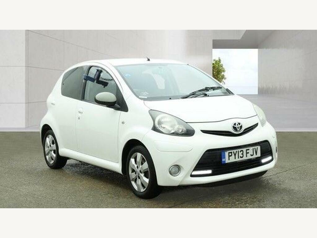 Toyota Aygo Ice White #1