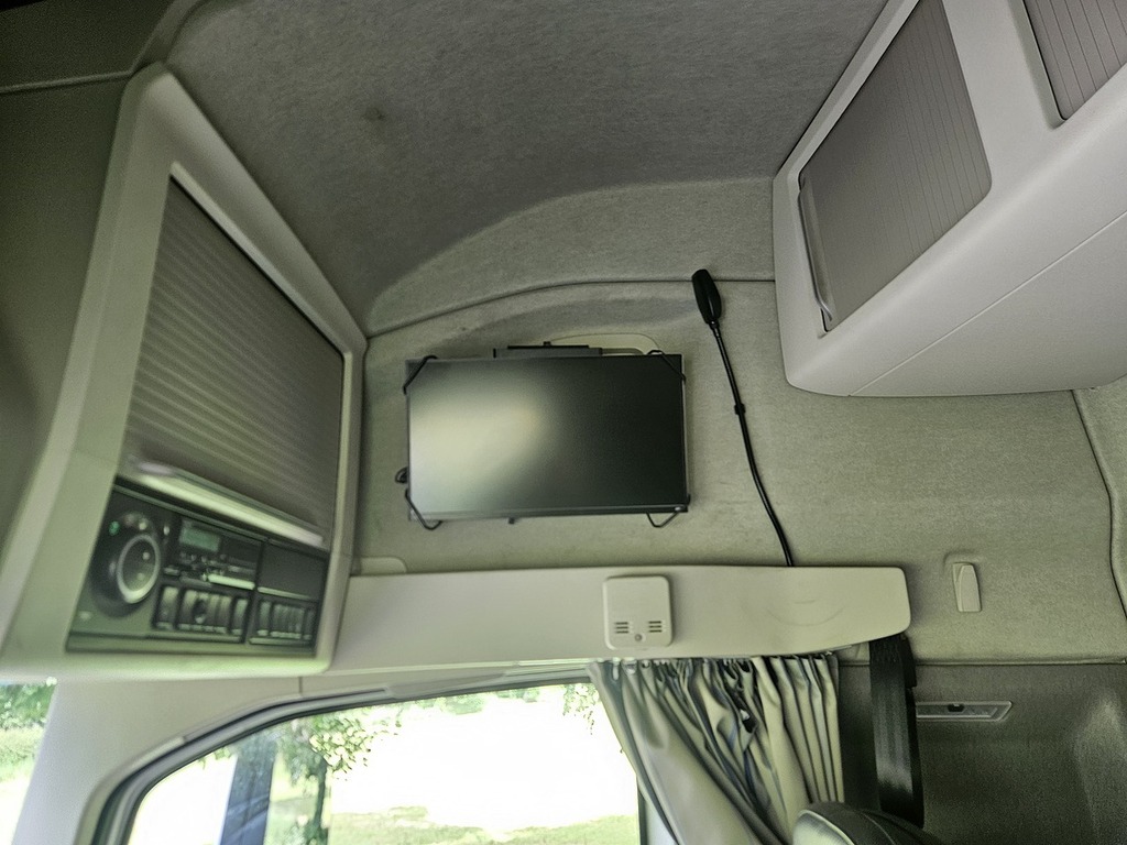 Volvo  B3 Plus Mild Hyb, Darklow Road Tax, 360C Grey #15