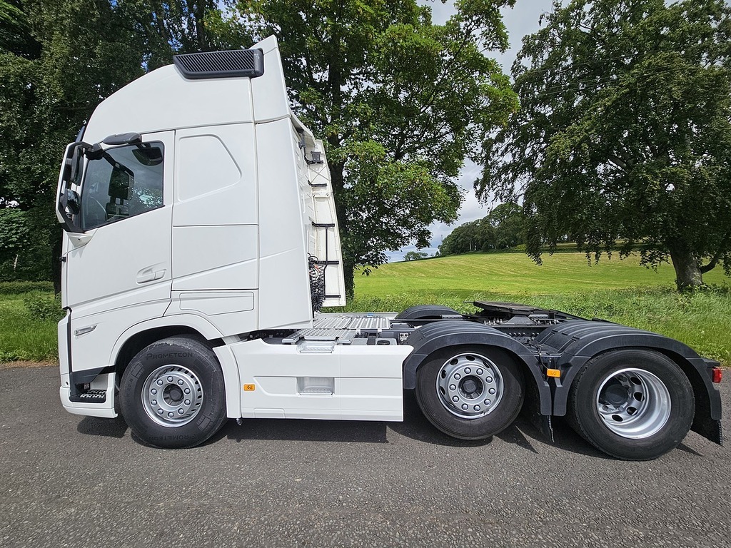 Volvo  B3 Plus Mild Hyb, Darklow Road Tax, 360C Grey #4