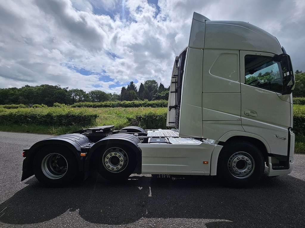Volvo  B3 Plus Mild Hyb, Darklow Road Tax, 360C Grey #3