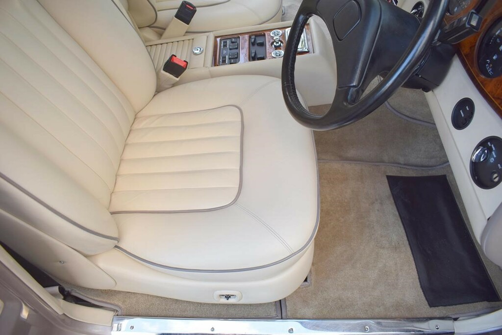 Rolls-Royce Silver Spirit --  #9