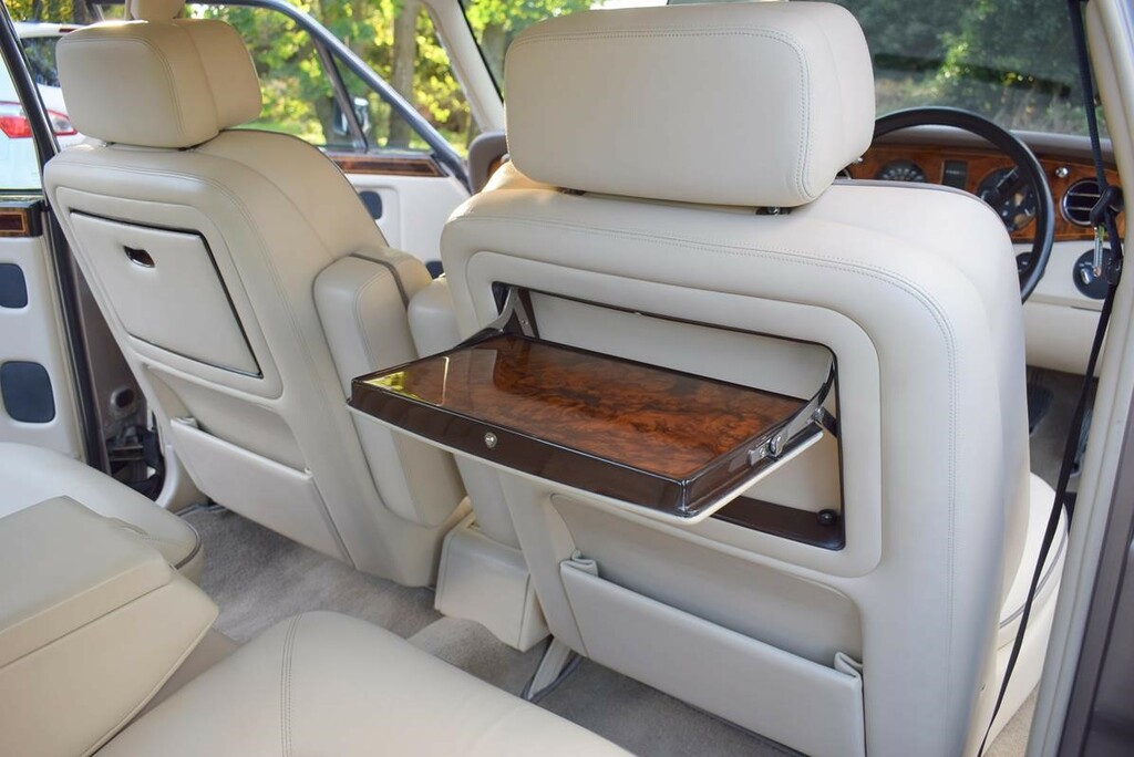 Rolls-Royce Silver Spirit --  #22