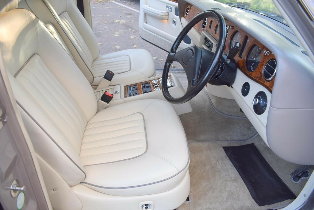 Rolls-Royce Silver Spirit --  #8