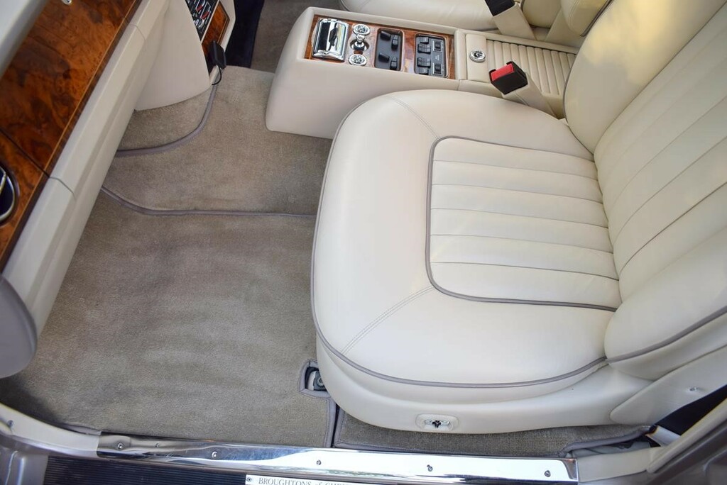 Rolls-Royce Silver Spirit --  #14