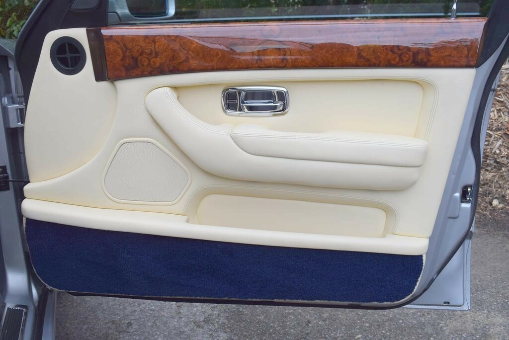 Bentley Arnage Red Label  #8