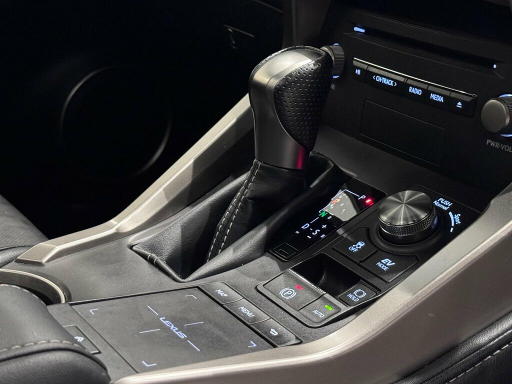 Lexus NX 2.5 Se E-cvt White #21
