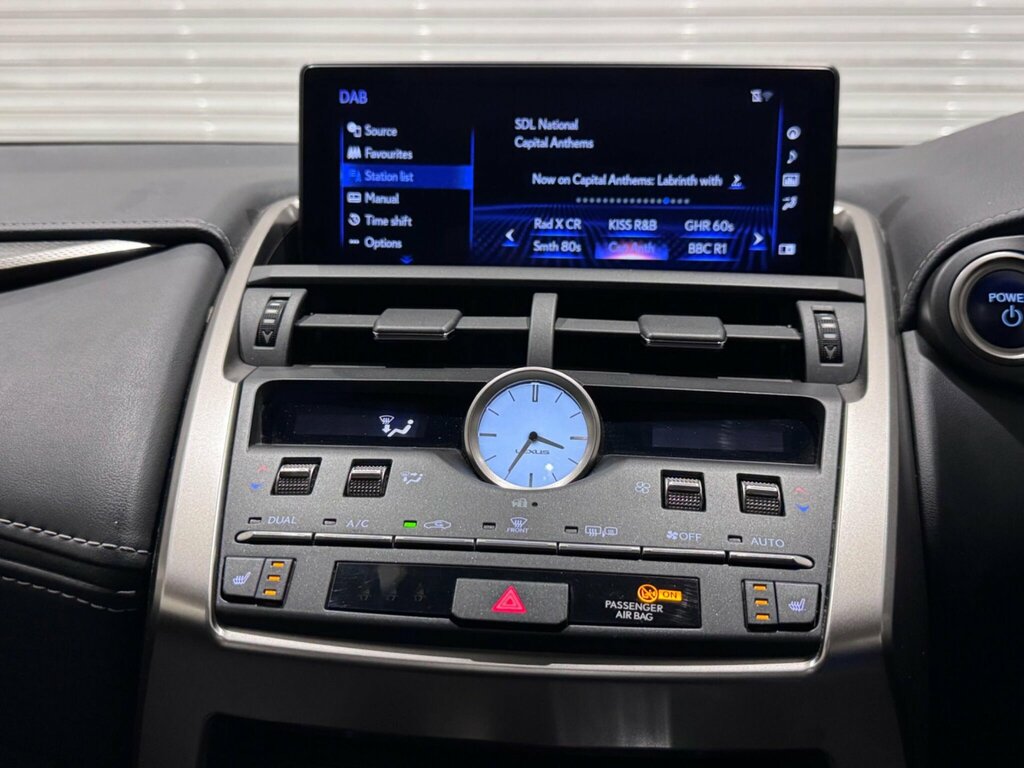 Lexus NX 2.5 Se E-cvt White #17