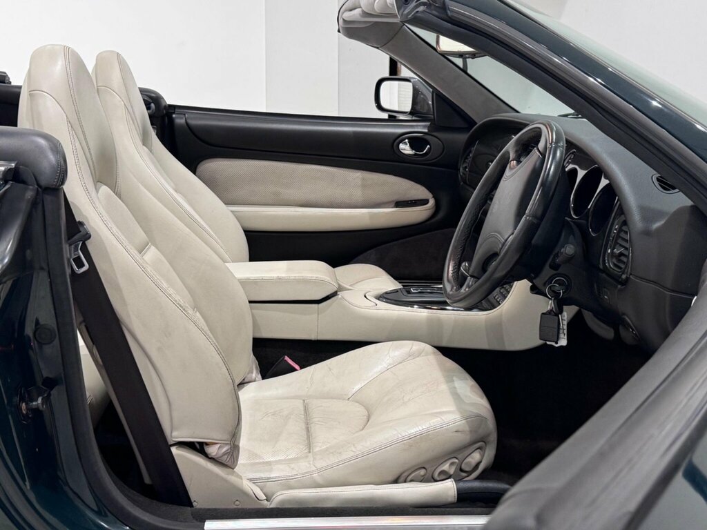 Jaguar XK8 4.0 1997P Black #12