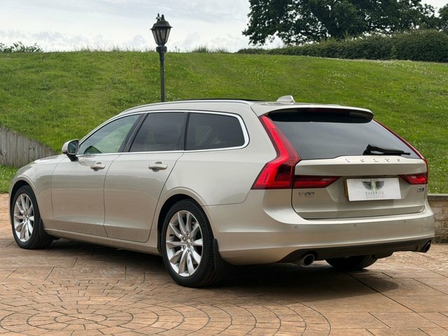 Volvo V90 2017 2.0 D5 Powerpulse Momentum Estate Gold #6
