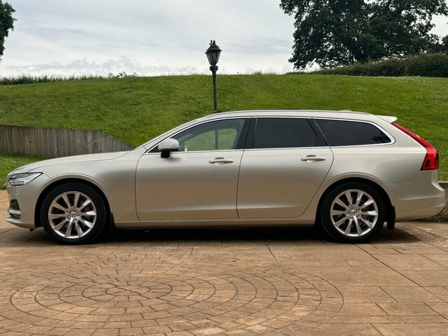 Volvo V90 2017 2.0 D5 Powerpulse Momentum Estate Gold #4
