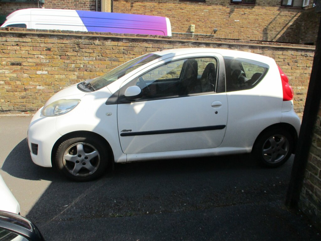 Peugeot 107 1.0 12V Allure Hatchback Euro 4 White #5