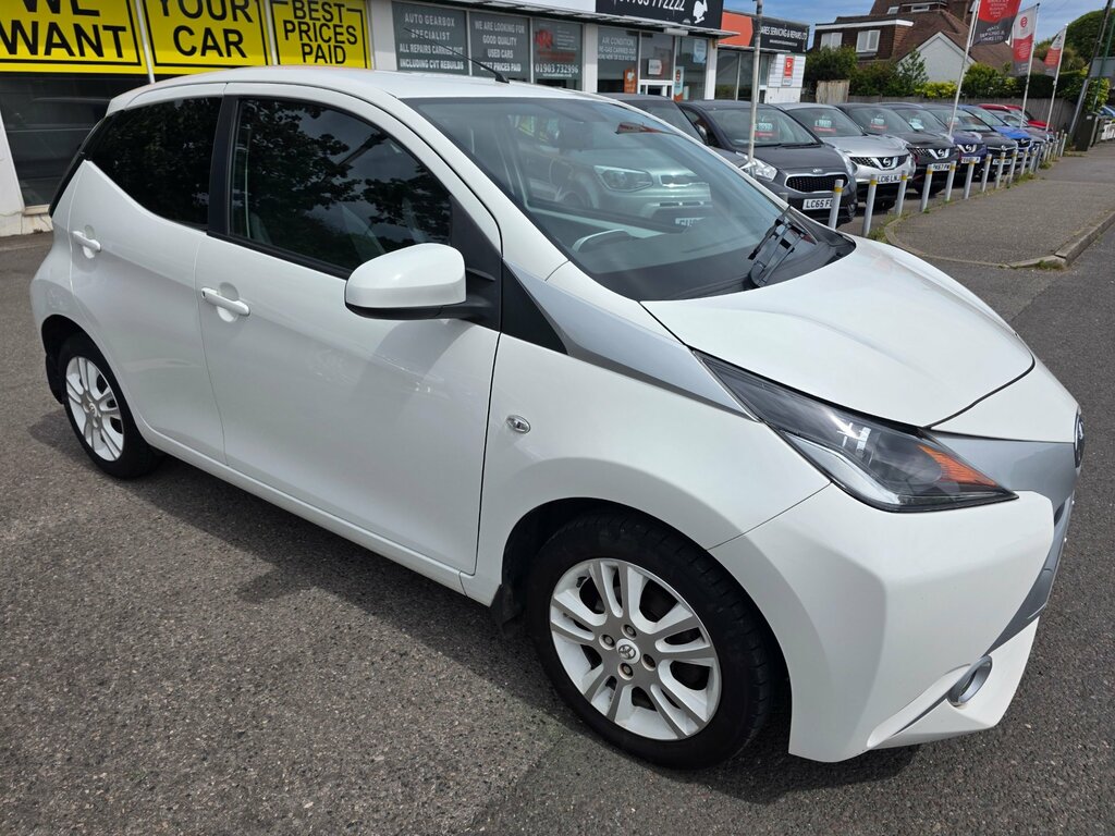Toyota Aygo 1.0 Vvt-i X-pure Hatchback Euro White