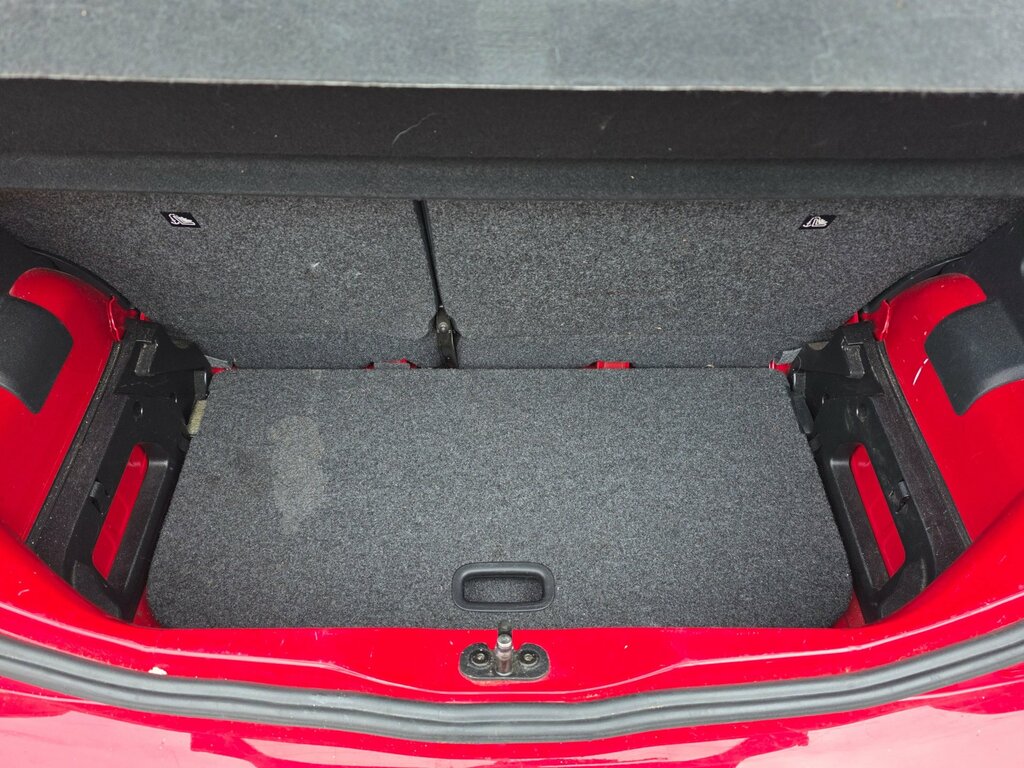 Volkswagen Up 1.0 Move Up Hatchback Euro 6 60 Red #3