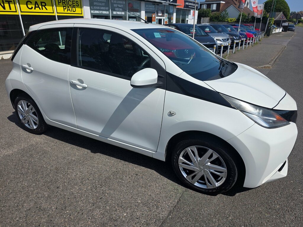 Toyota Aygo 1.0 Vvt-i X-pression Hatchback E White