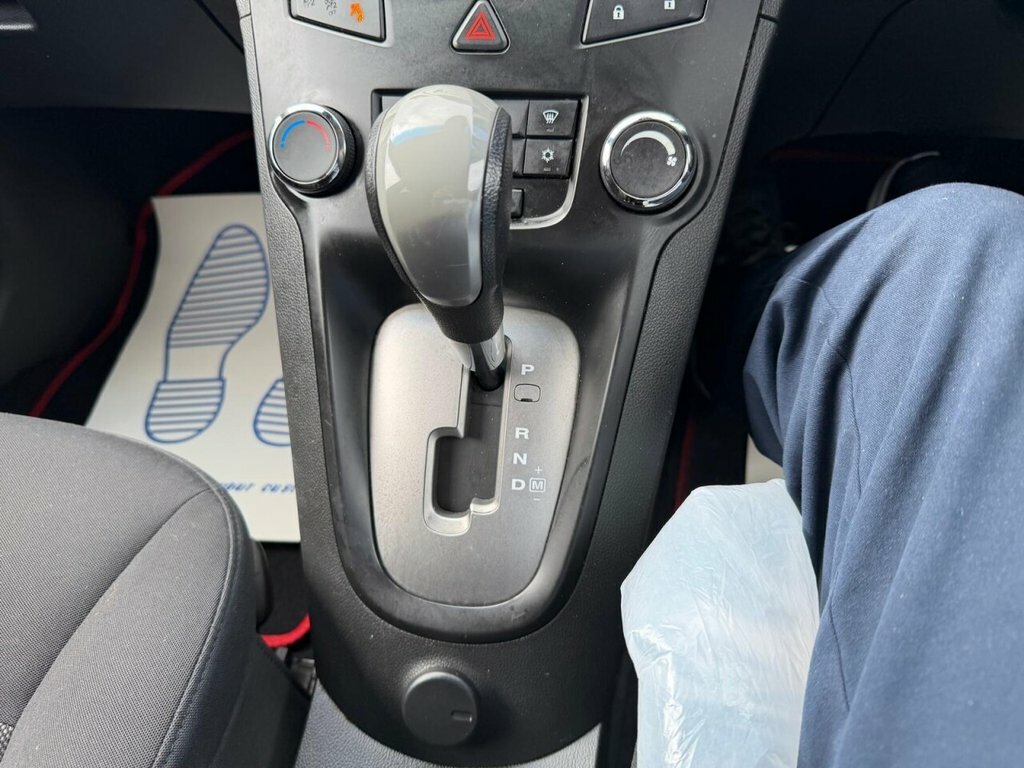 Chevrolet Orlando 2L Lt Red #6