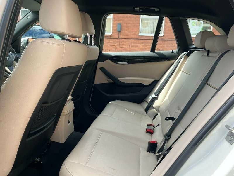 BMW X1 White #14