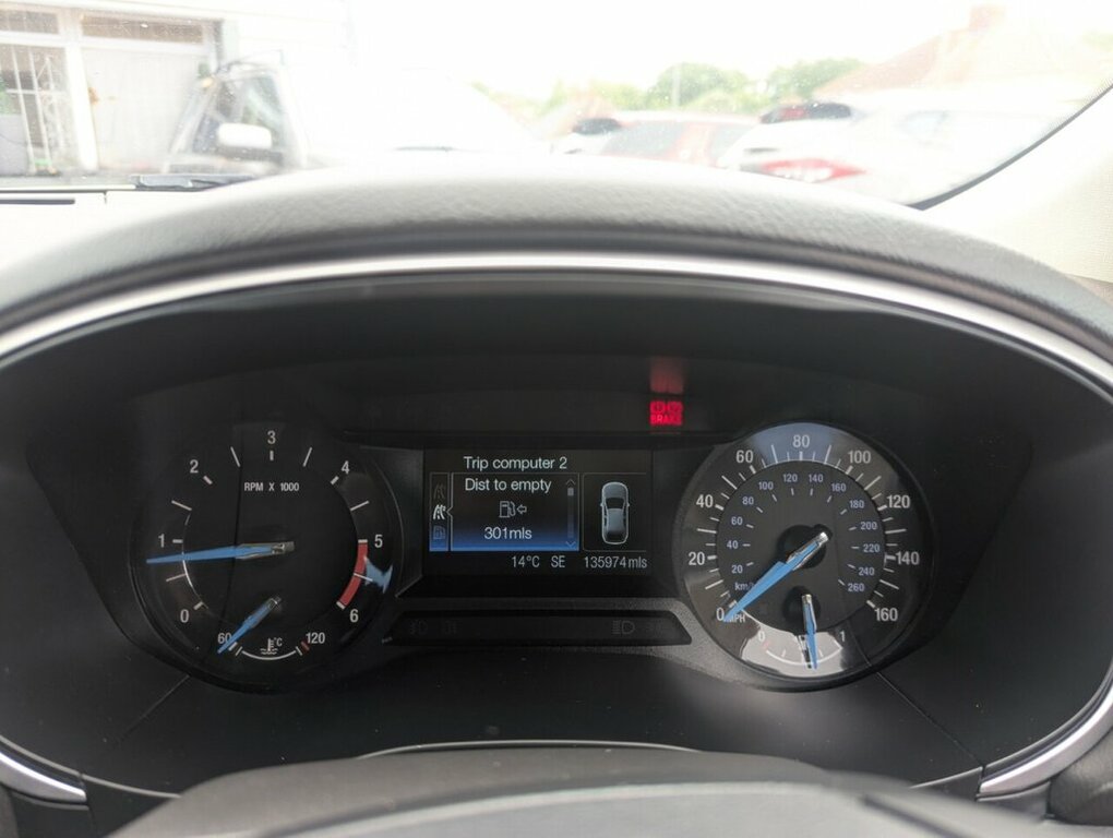 Ford Mondeo 2L Zetec White #4