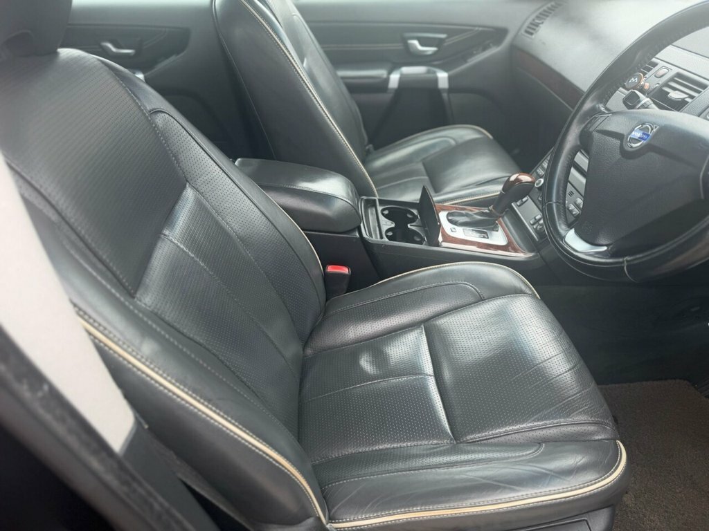Volvo XC90 2.4L Executive Black #4