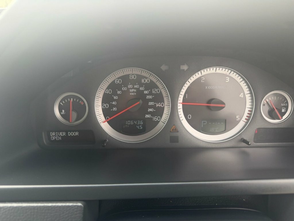 Volvo XC90 2.4L Executive Black #5