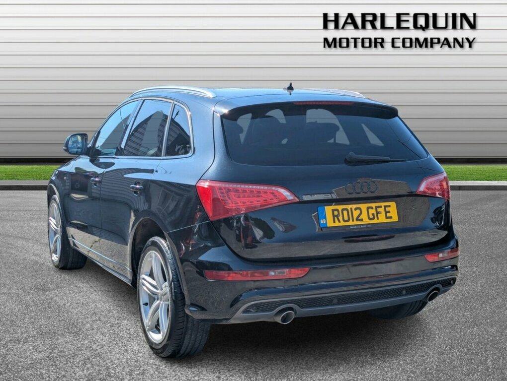 Audi Q5 3L S Line Special Edition Black #2