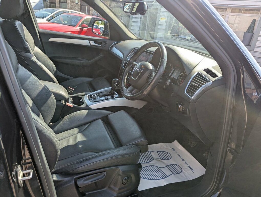 Audi Q5 3L S Line Special Edition Black #4