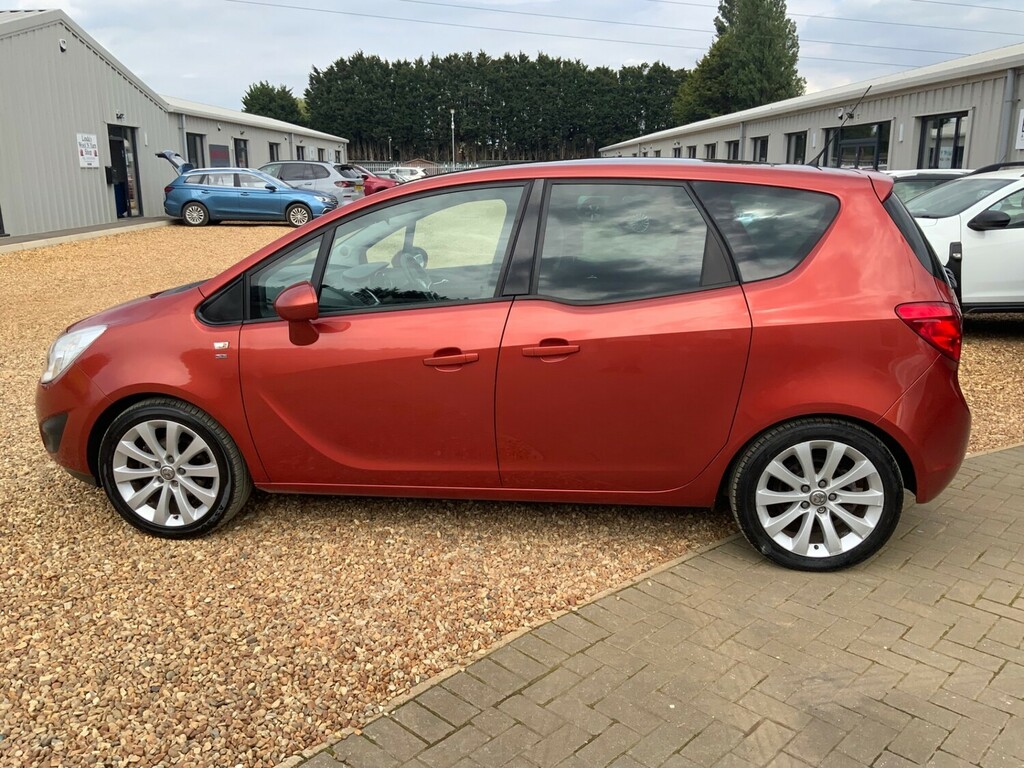 Vauxhall Meriva 1.4I 16V Se Mpv Red