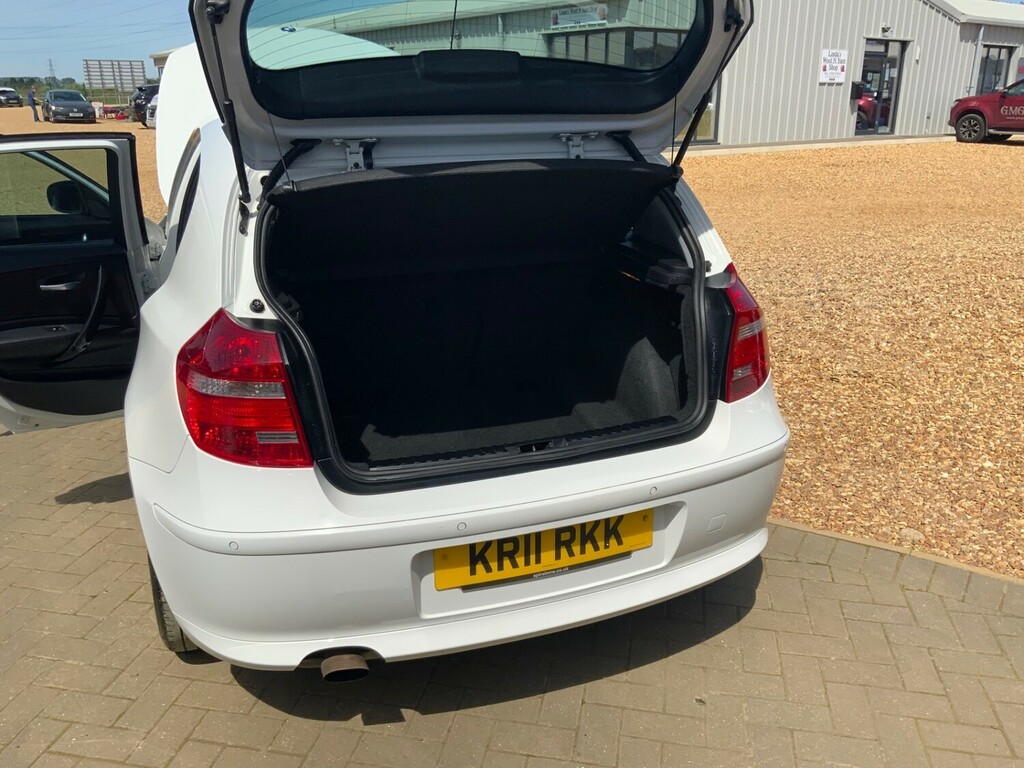 BMW 1 Series  Black #18