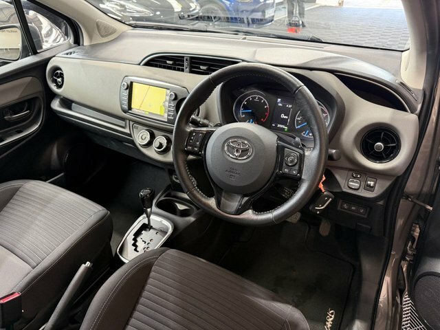 Toyota Yaris 1.5 Vvt-i Icon Hatchback Cvt Euro 6 11 Brown #2