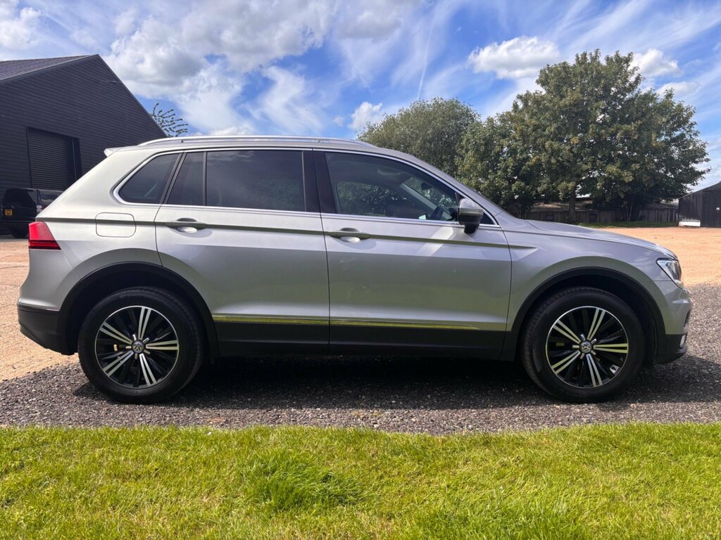 Volkswagen Tiguan 2.0 Tdi Bluemotion Tech Se Navigation Suv Dies 