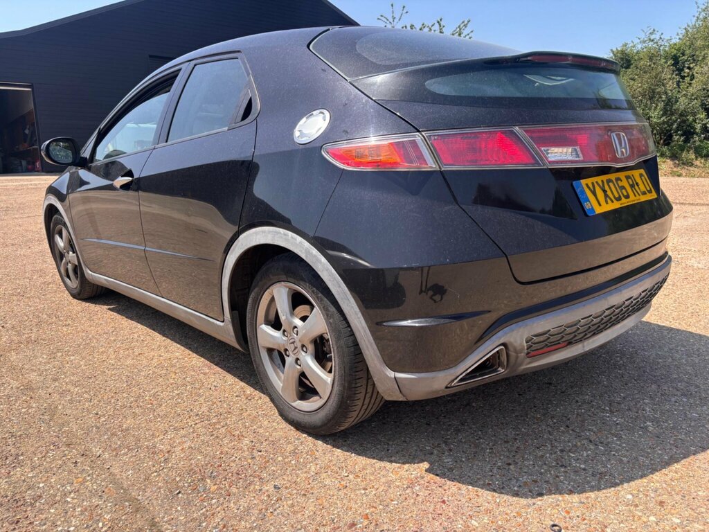Honda Civic 1.8 I-vtec Es Hatchback 152 Gk Black #3