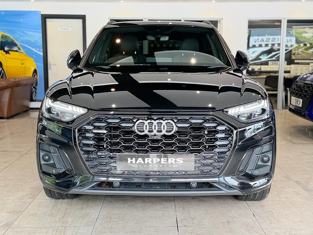 Audi Q5 2.0 Tdi 40 Edition 1 Sportback S Tronic Black #2