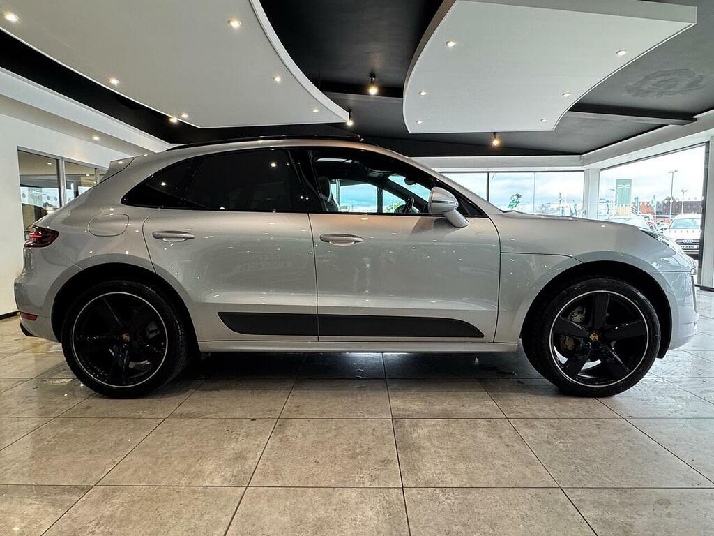 Porsche Macan V6 S Pdk 4Wd White #9