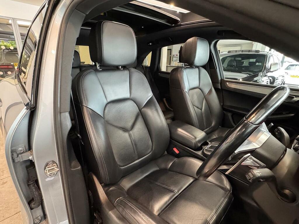 Porsche Macan V6 S Pdk 4Wd White #14