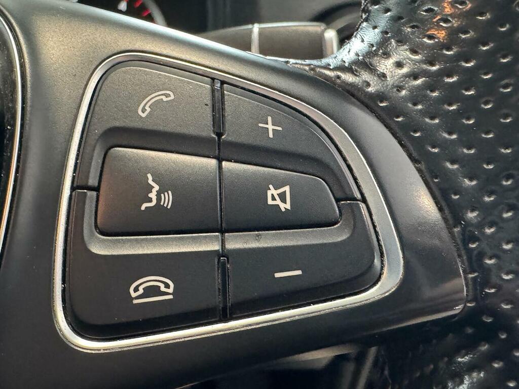 Mercedes-Benz Vito 1.6L Null 6Dr White #25