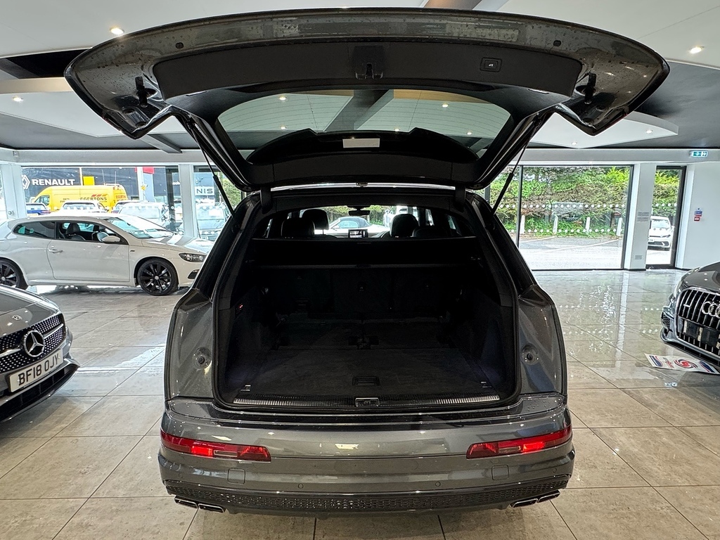 Audi Q7 Audi Sq7 4.0 Tdi V8 Suv Tiptronic Quatt Grey #6