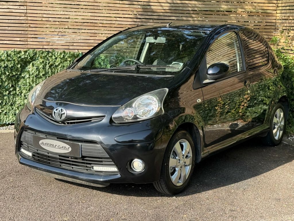 Toyota Aygo 1L Fire Black #5