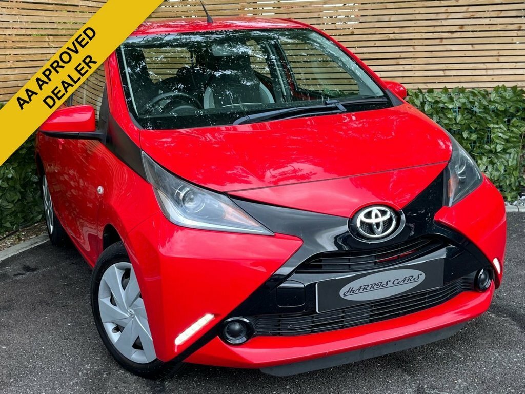 Toyota Aygo 1L X-play Red