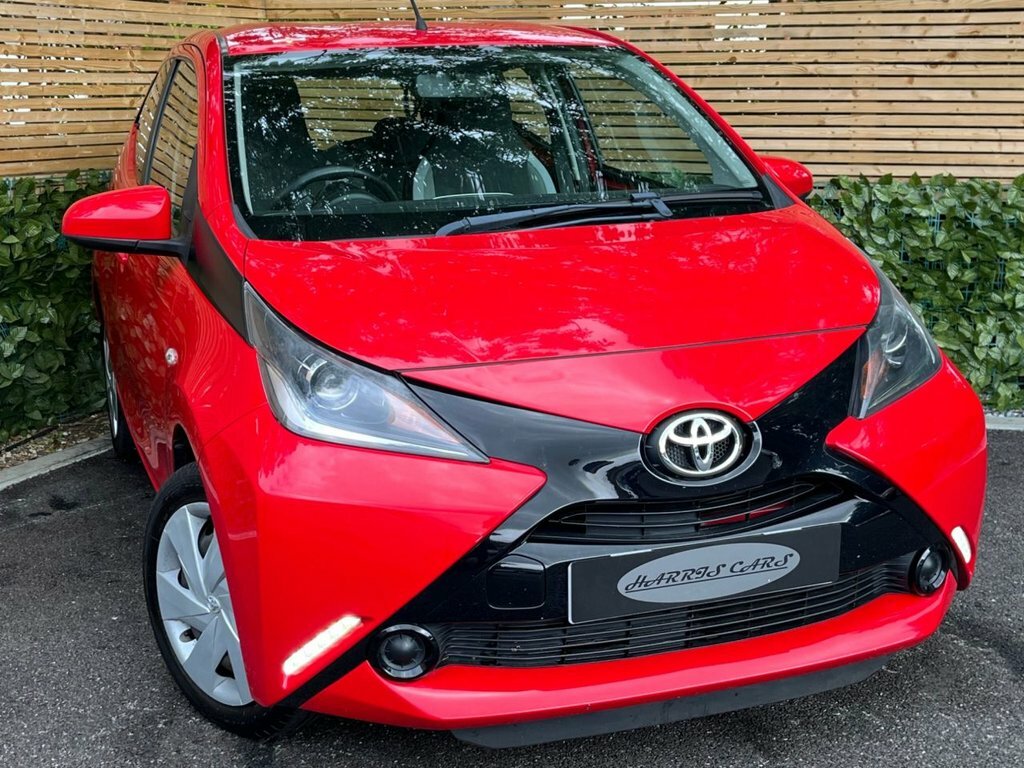 Toyota Aygo 1L X-play GY67UVT Red #2
