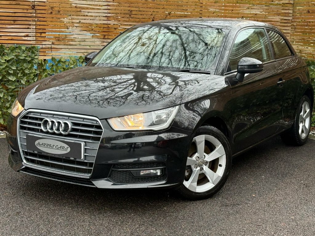 Audi A1 1L Sport Black #3