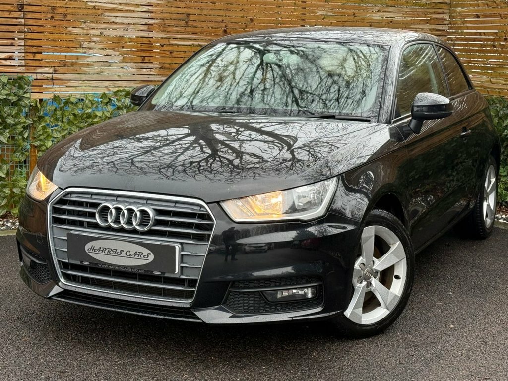 Audi A1 1L Sport Black #4