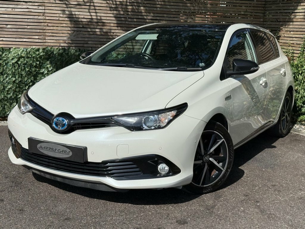 Toyota Auris 1.8L Design White #3