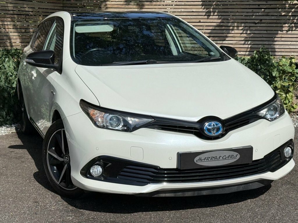 Toyota Auris 1.8L Design White #2