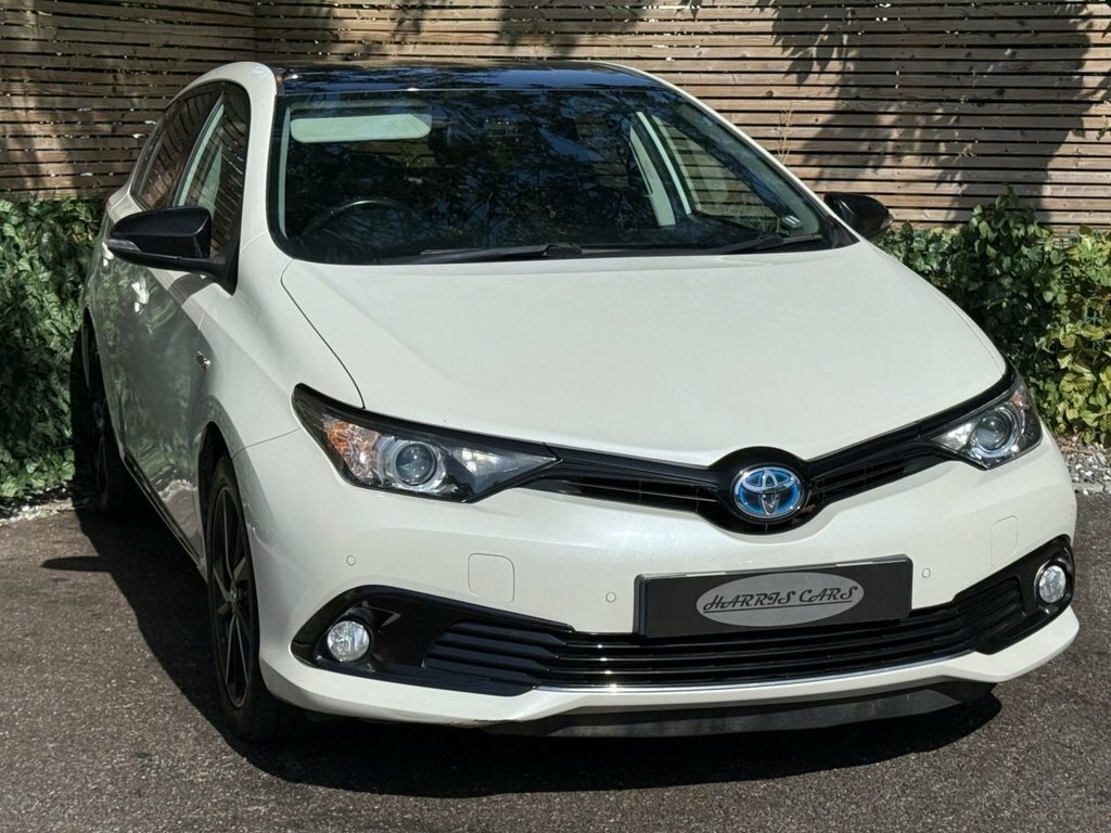 Toyota Auris 1.8L Design White #6