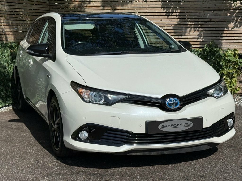 Toyota Auris 1.8L Design White #5