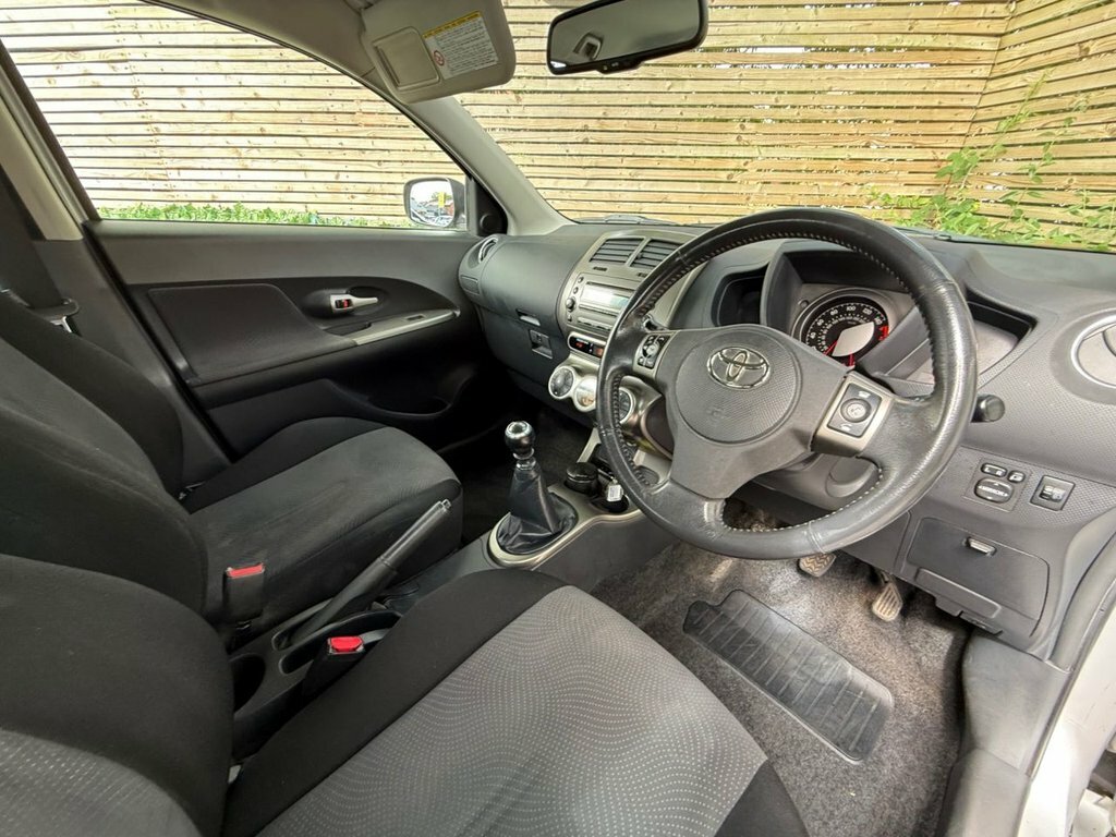 Toyota Urban Cruiser 1.4 D-4d 89 Bhp Silver #17