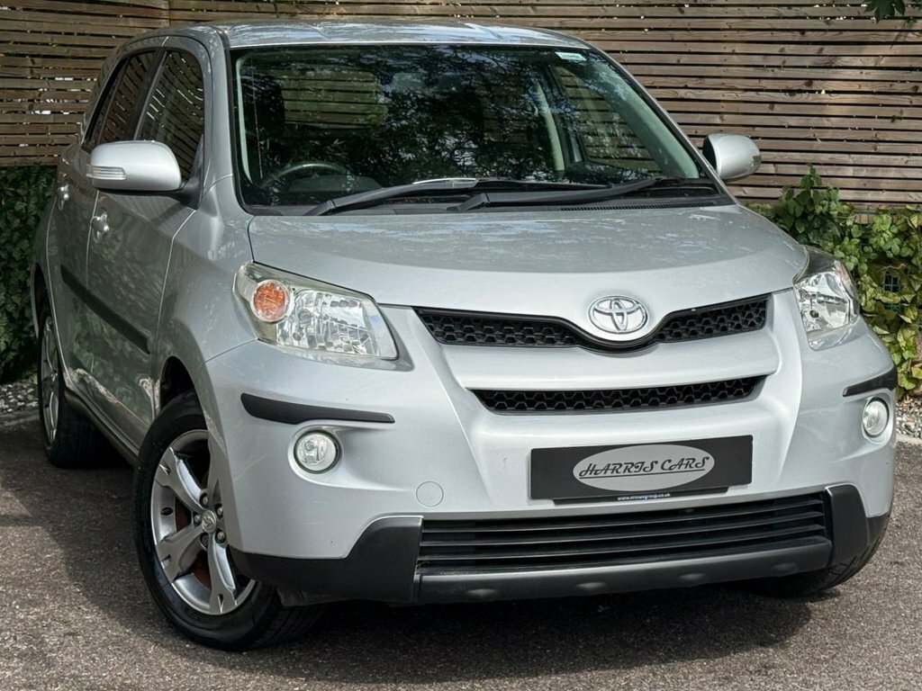 Toyota Urban Cruiser Suv Silver #2